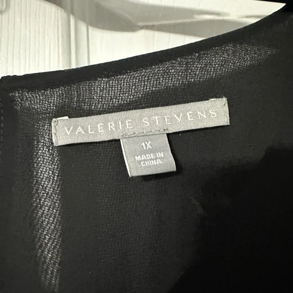 NWT Valerie Stevens Plus Floral Blouse - Picture 14 of 16